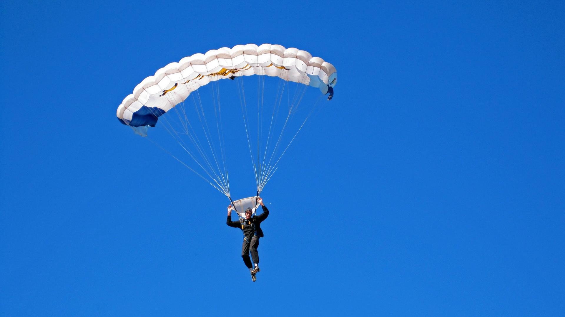 九游(jiuyou)官方网站-争议事件集锦：赛场上的“黑洞”时刻，球场黑洞