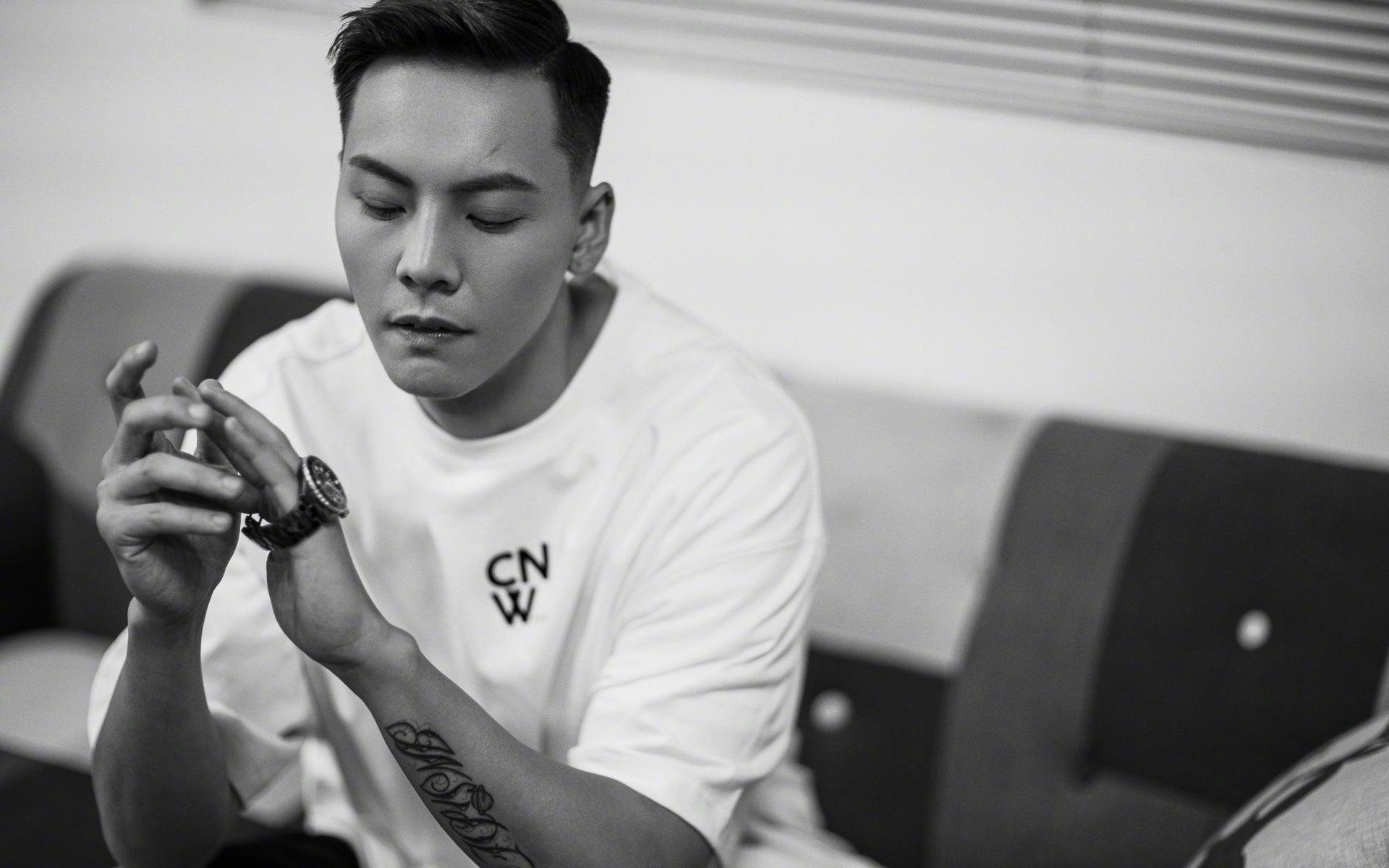 湖人队年轻球员训练态度积极，湖人队球员名单年龄